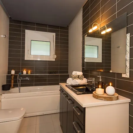 Moonstone ヴィラ Mouzákion