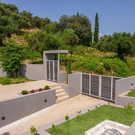 Moonstone * Mouzakion (Zakynthos)