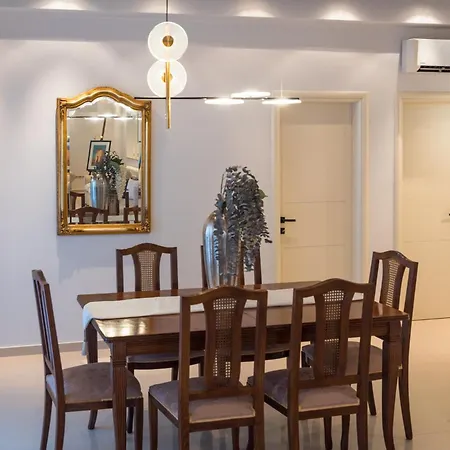 Вилла Moonstone