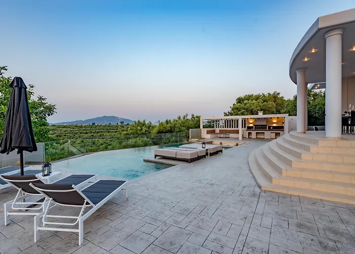 Villa Moonstone Mouzákion